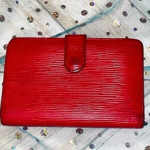 Louis Vuitton Kisslock Epi wallet